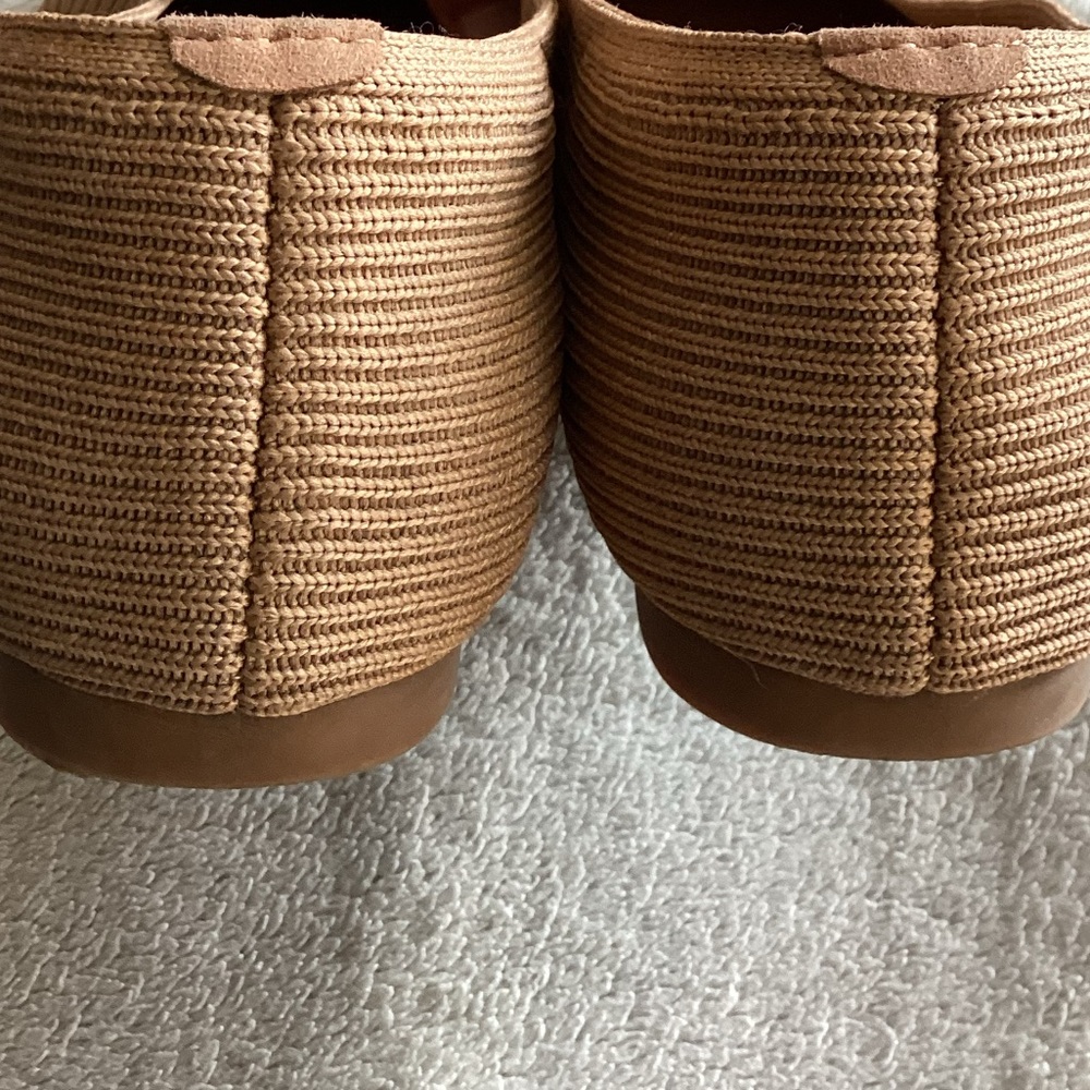 VIVAIA Women's Knit Flats in Camel - Picture 3 of 9
